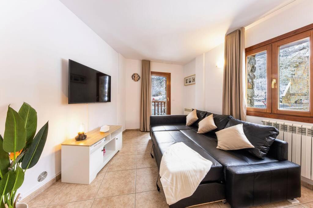R Valle De Incles-grandvalira Free Parking Apartment
